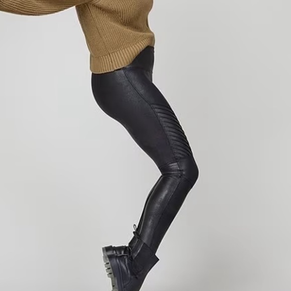 Spanx Vegan Leather Moto Leggings size Medium - Picture 4 of 9